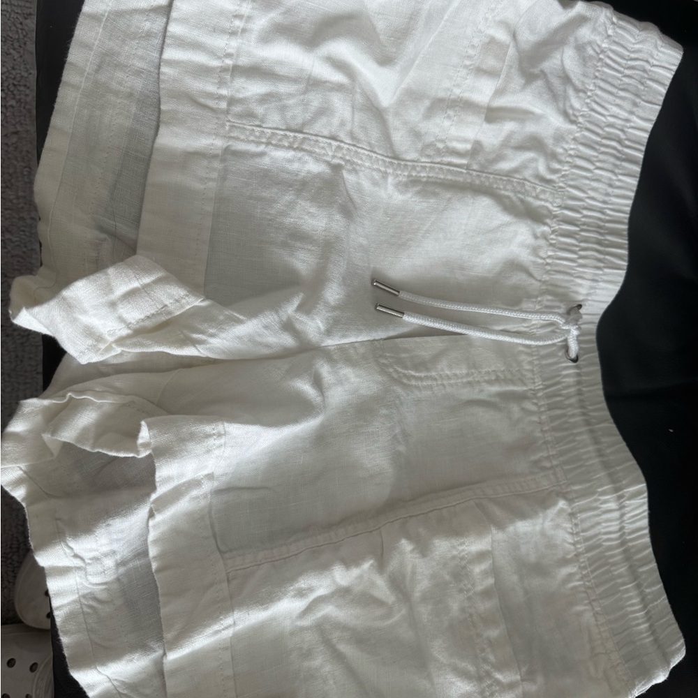 Athleta Cabo Linen 14 white shorts